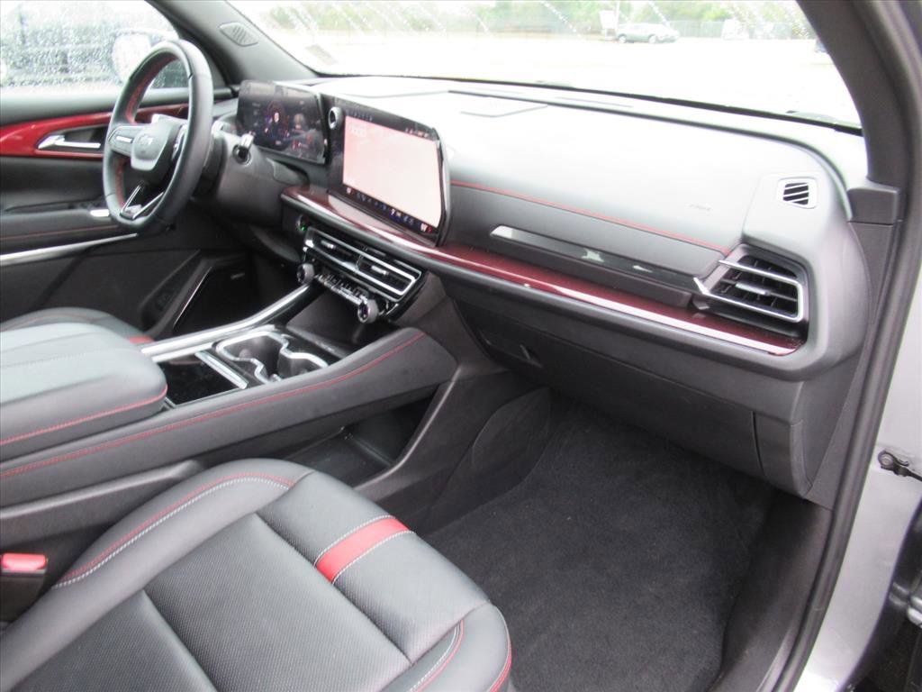 Used 2024 Chevrolet Traverse RS w/ LPO, Floor Liner Package image 10