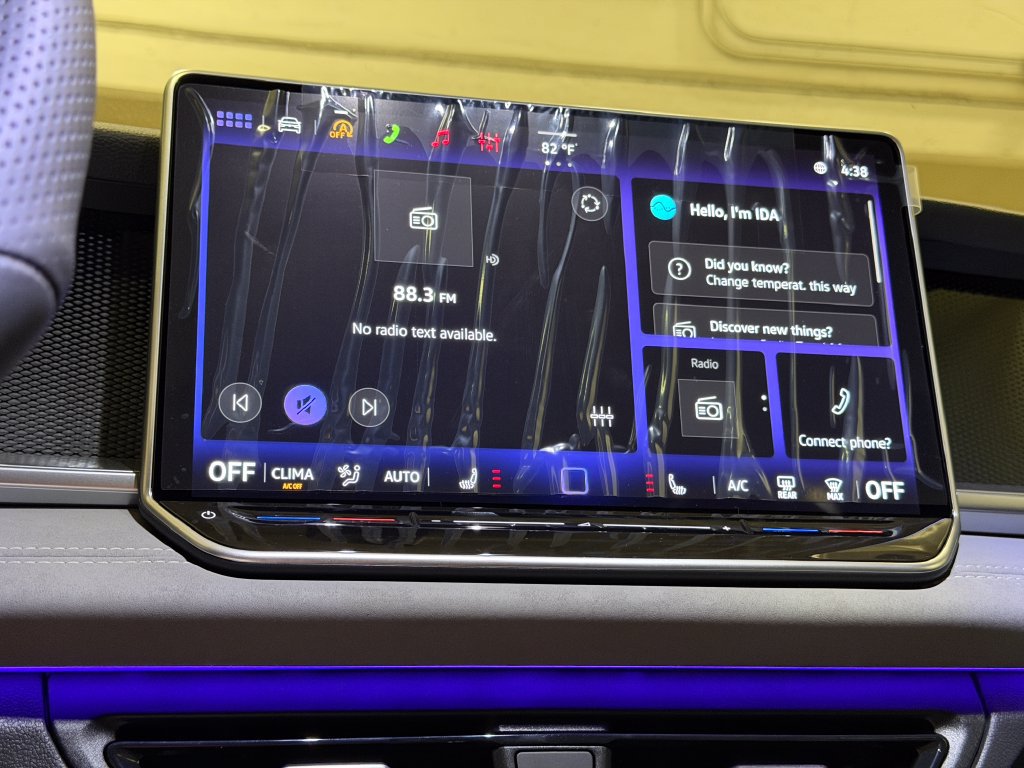 New 2026 Volkswagen Tiguan SE R-Line AWD/4WD image 17