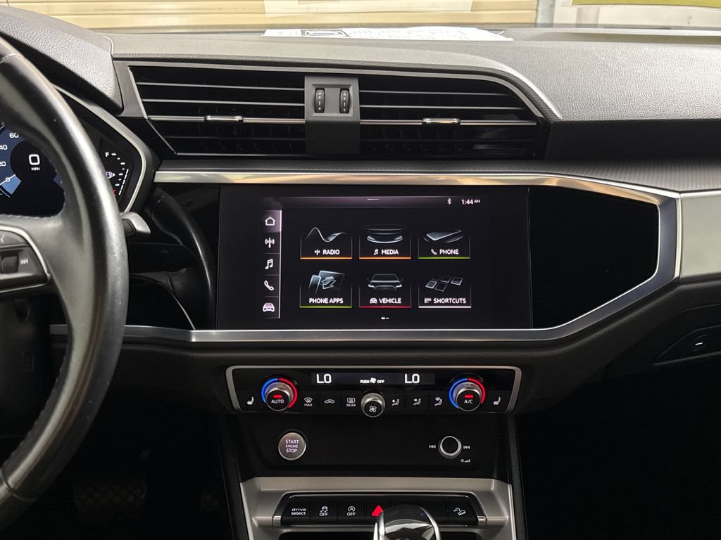 Used 2020 Audi Q3 2.0T Premium w/ Convenience Package AWD/4WD image 20