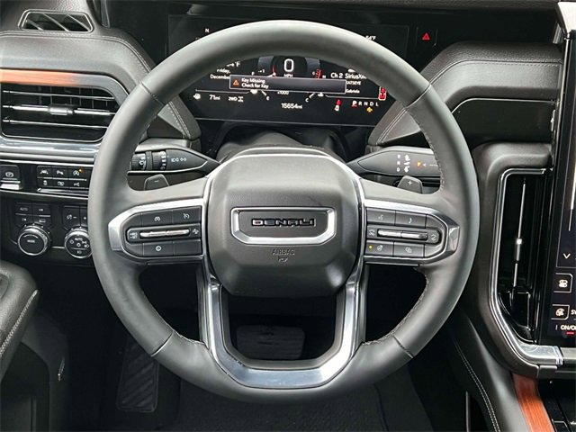 Used 2025 GMC Yukon XL Denali image 14