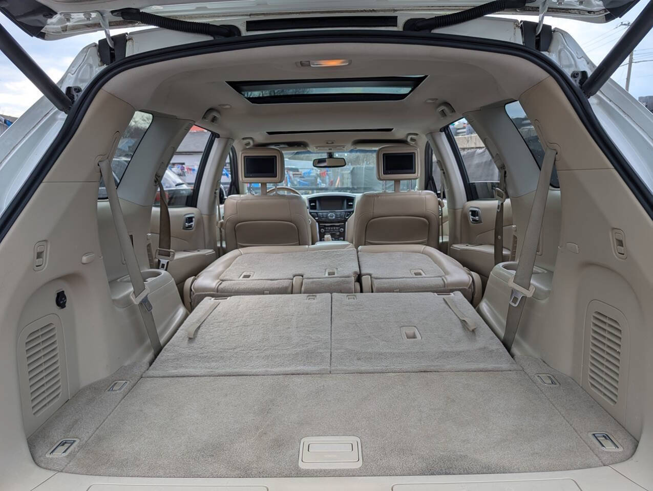 Used 2014 Nissan Pathfinder Platinum w/ Platinum Premium Package AWD/4WD image 26