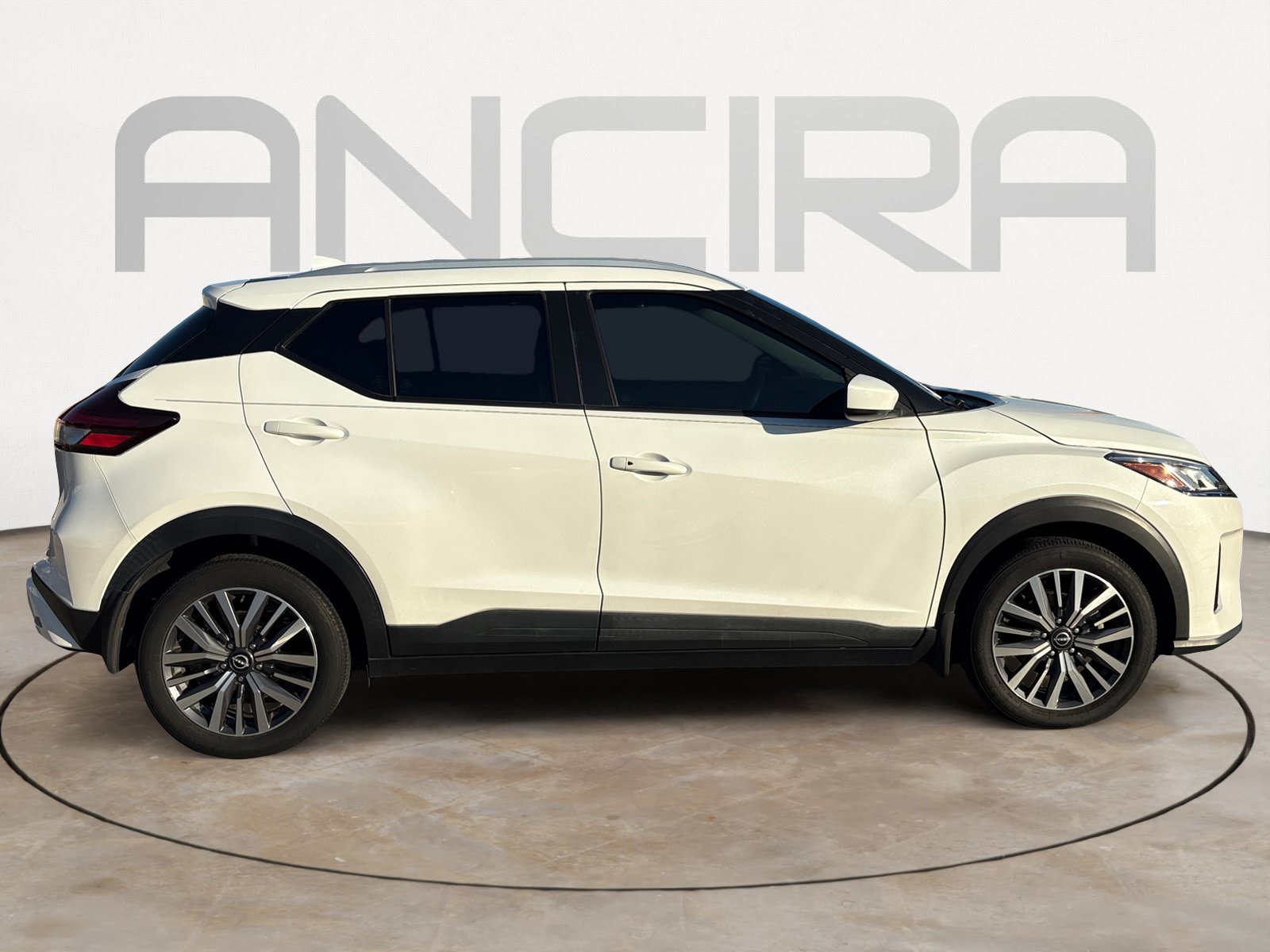 Used 2023 Nissan Kicks SV FWD image 11