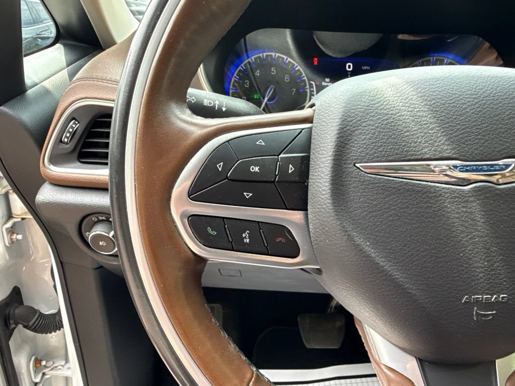 Used 2019 Chrysler Pacifica Limited w/ Advanced Safetytec Group FWD image 26