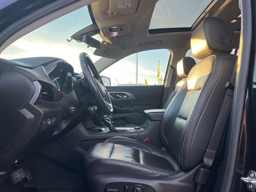 Used 2021 Chevrolet Traverse Premier w/ Redline Edition image 12