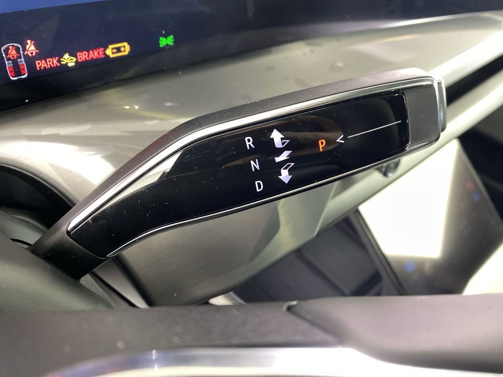 New 2026 Cadillac Vistiq Luxury image 16