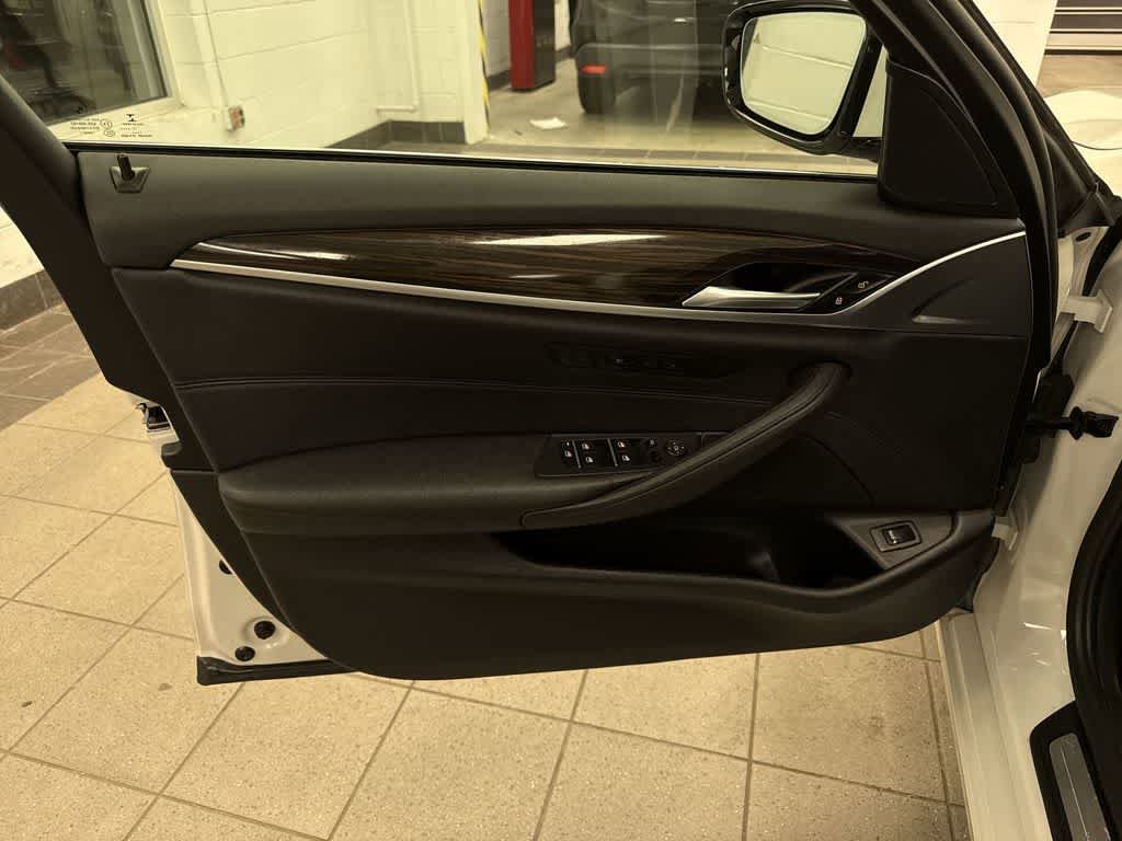 Used 2018 BMW 530i xDrive AWD/4WD image 31