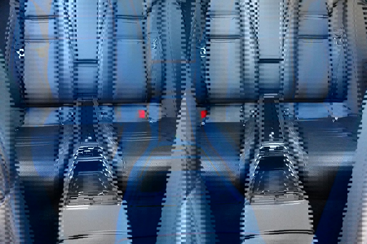 Used 2020 Porsche Panamera 4 image 25