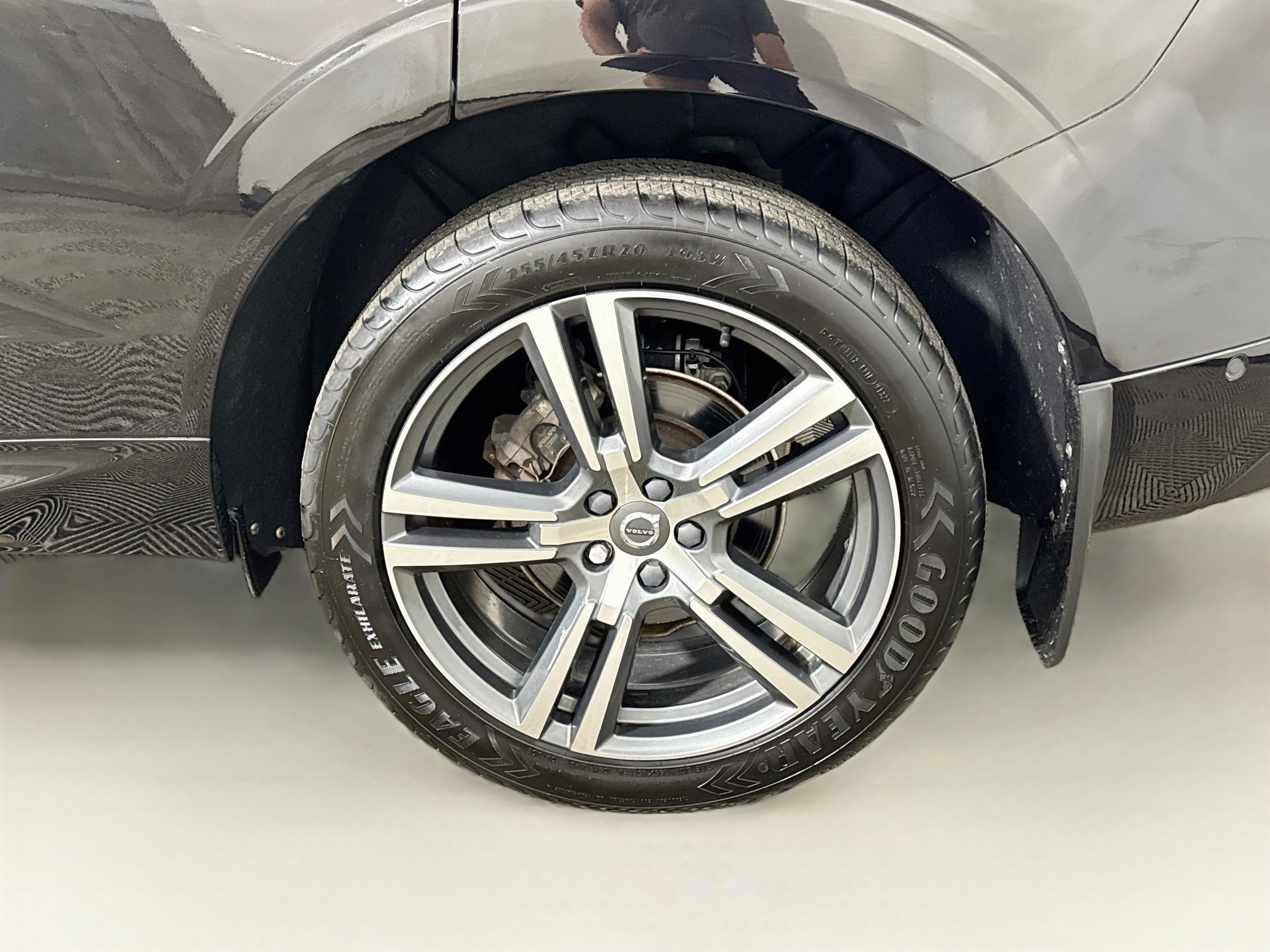 Used 2019 Volvo XC60 T5 Momentum w/ Premium Package AWD/4WD image 27