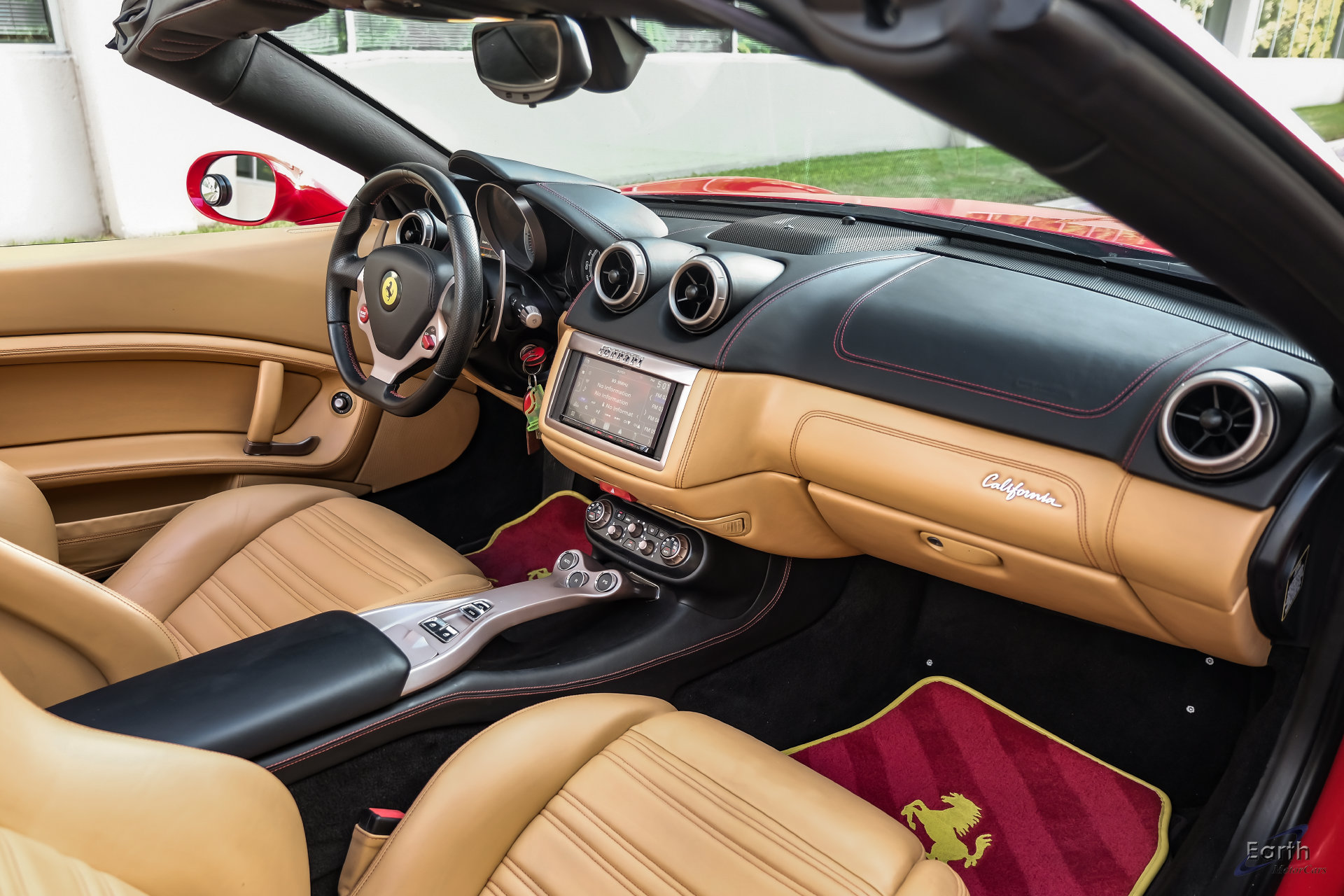 Used 2014 Ferrari California RWD image 54
