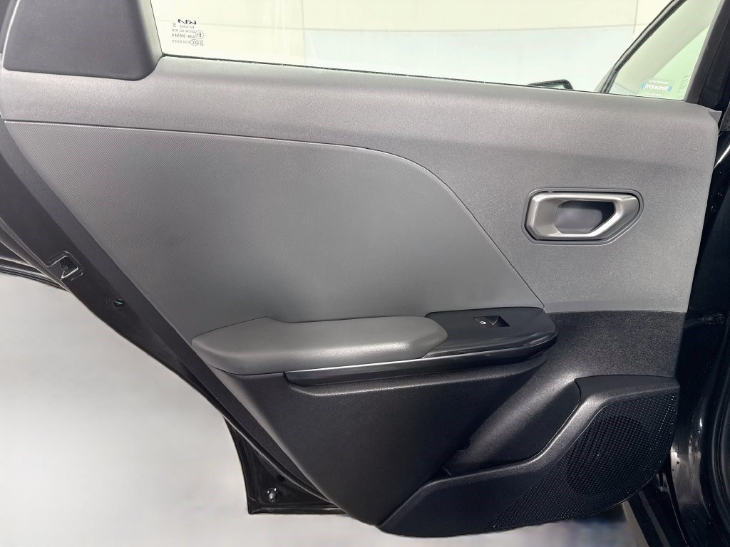 Used 2025 Kia K4 FWD image 25
