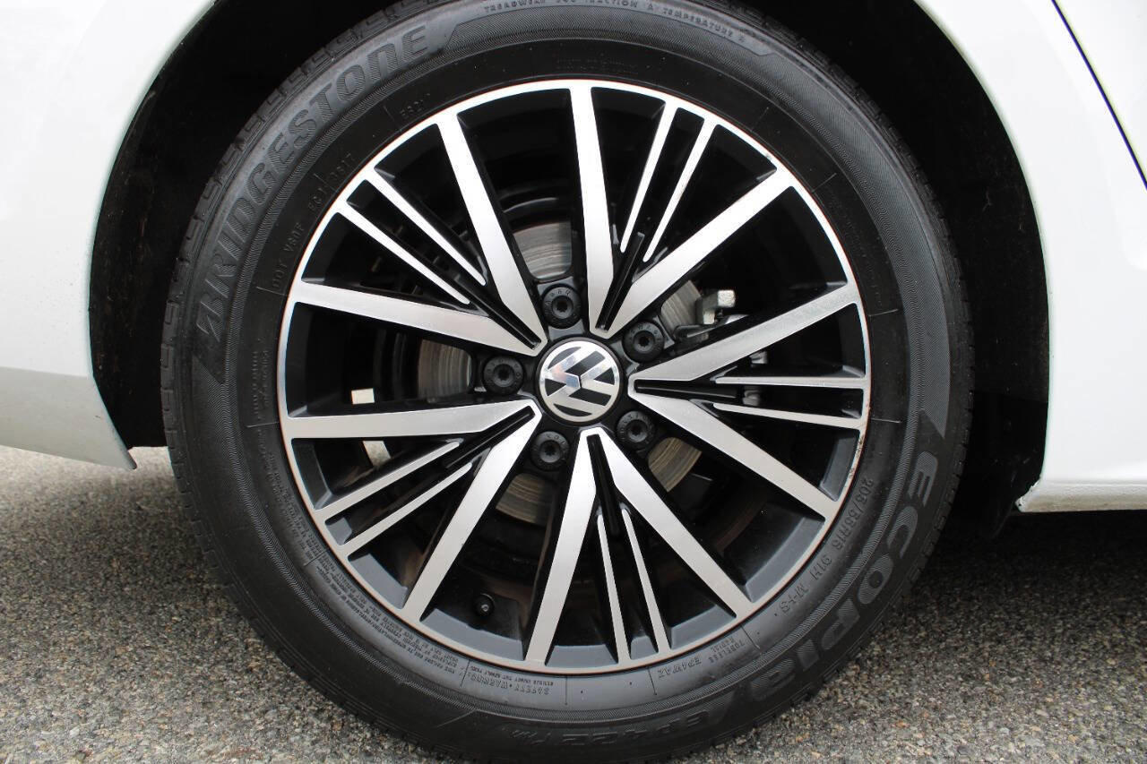 Used 2018 Volkswagen Jetta Wolfsburg Edition image 20