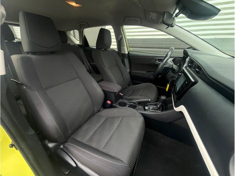 Used 2017 Toyota Corolla iM w/ Carpet Mat Package FWD image 4