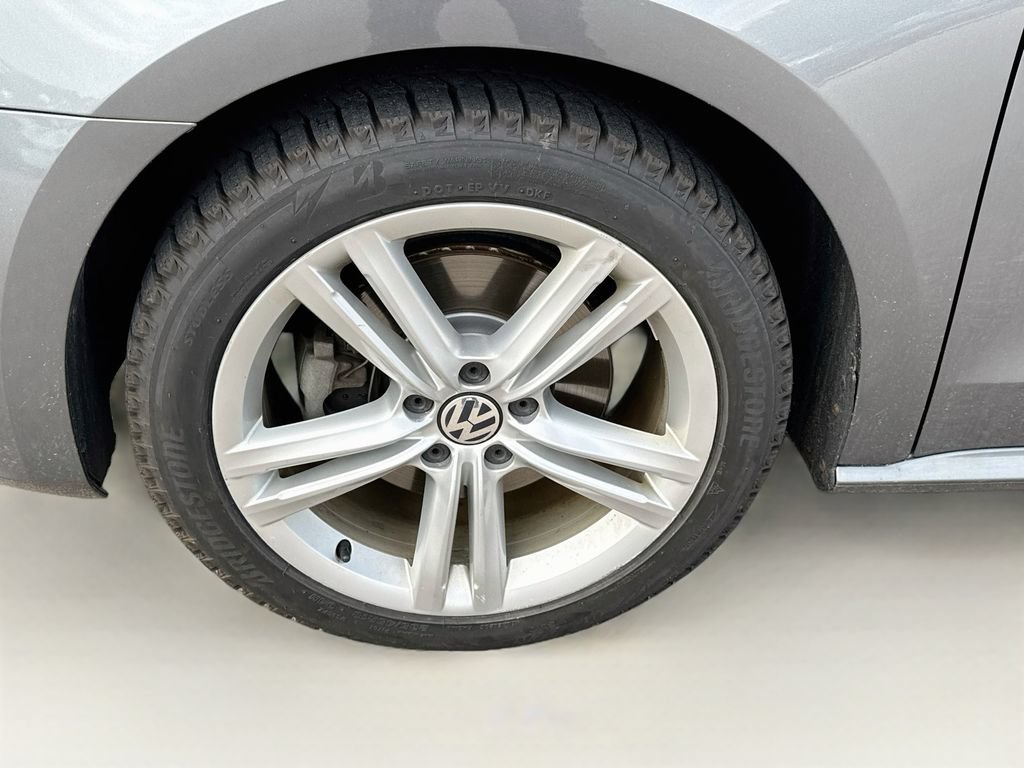 Used 2015 Volkswagen Passat TDI SE FWD image 32