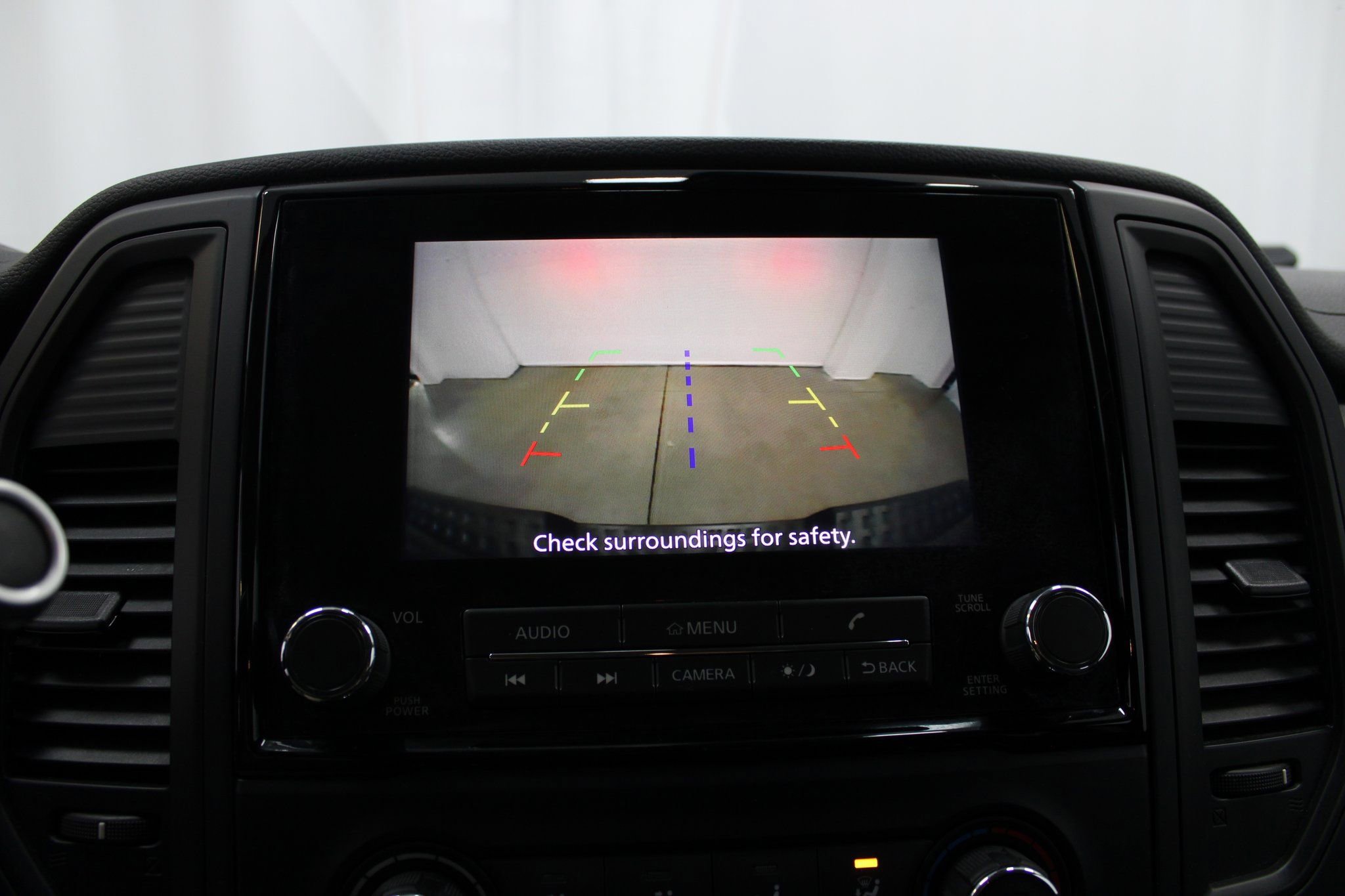 Used 2022 Nissan Titan SV image 43