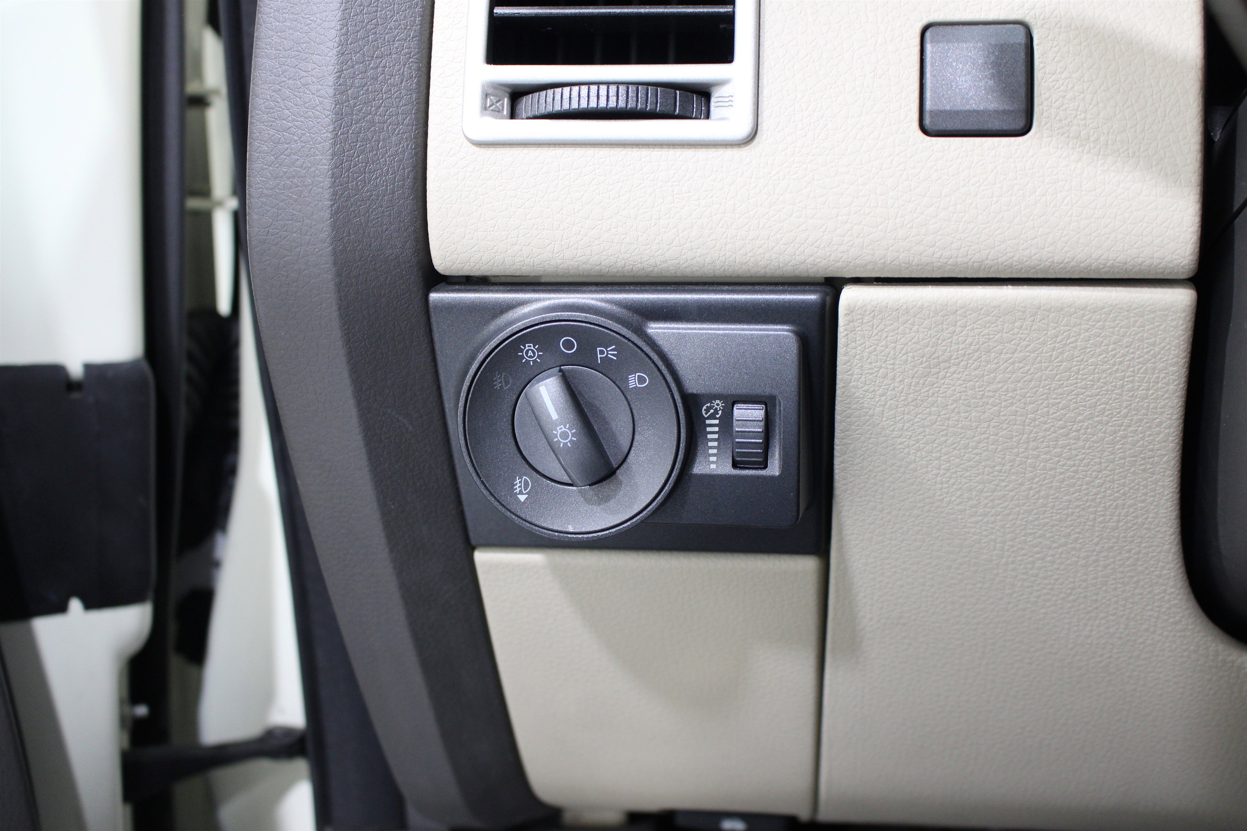 Used 2008 Lincoln MKX AWD image 10