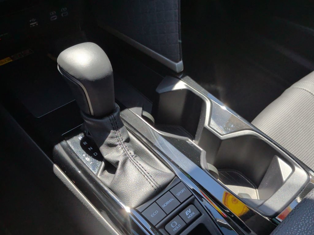 Used 2025 Toyota Camry XLE FWD image 21