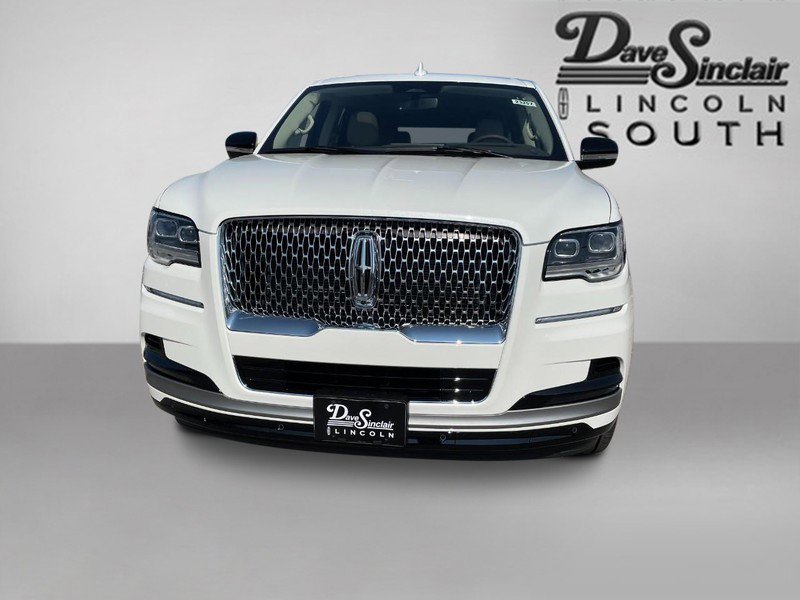 Certified 2023 Lincoln Navigator L Reserve image 2