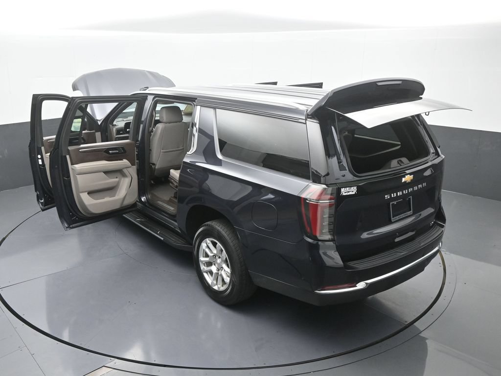 Used 2025 Chevrolet Suburban LT RWD image 80