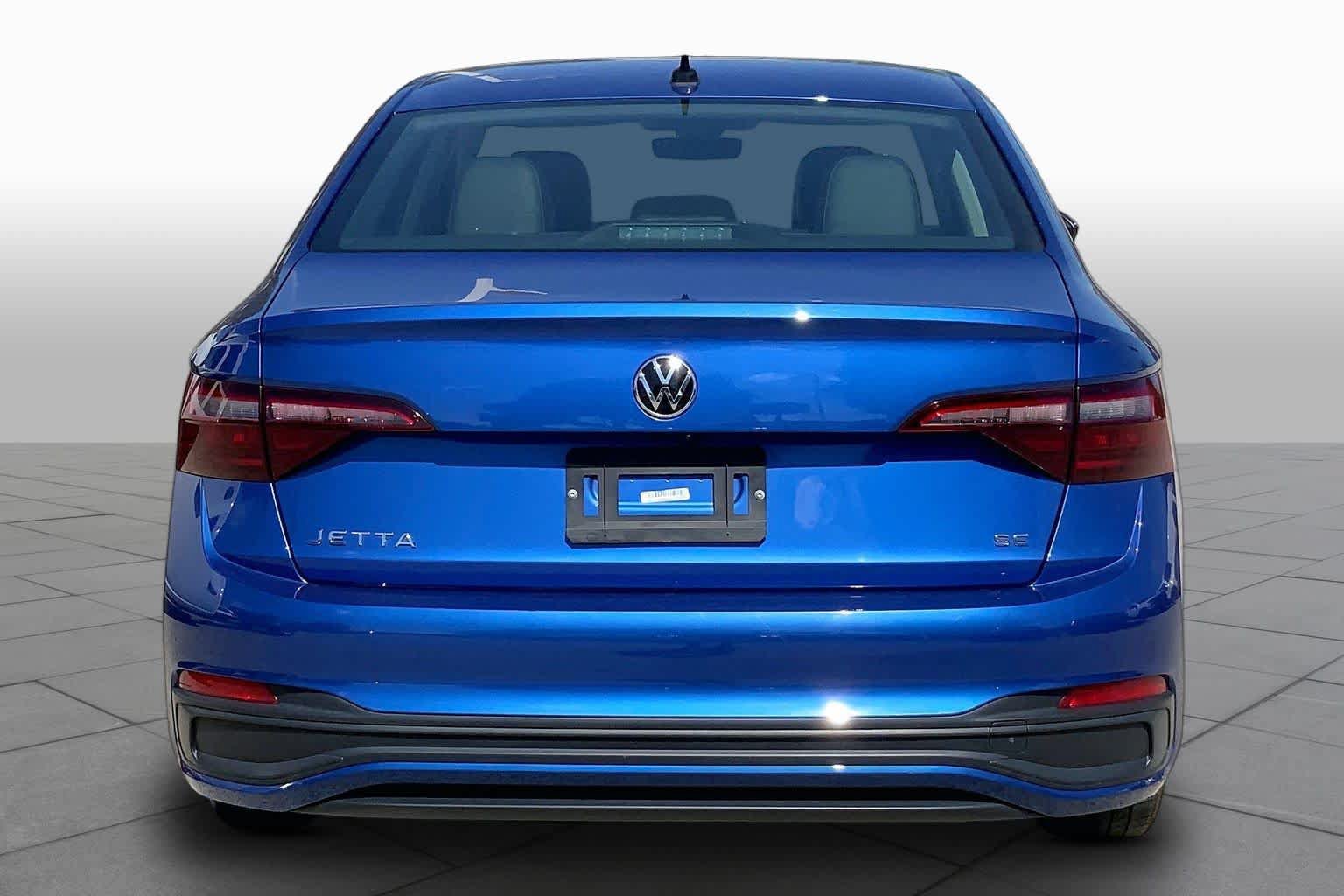 Used 2024 Volkswagen Jetta SE FWD image 5