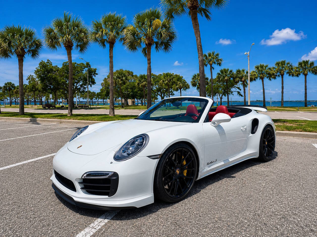 Used 2015 Porsche 911 Turbo S AWD/4WD image 1