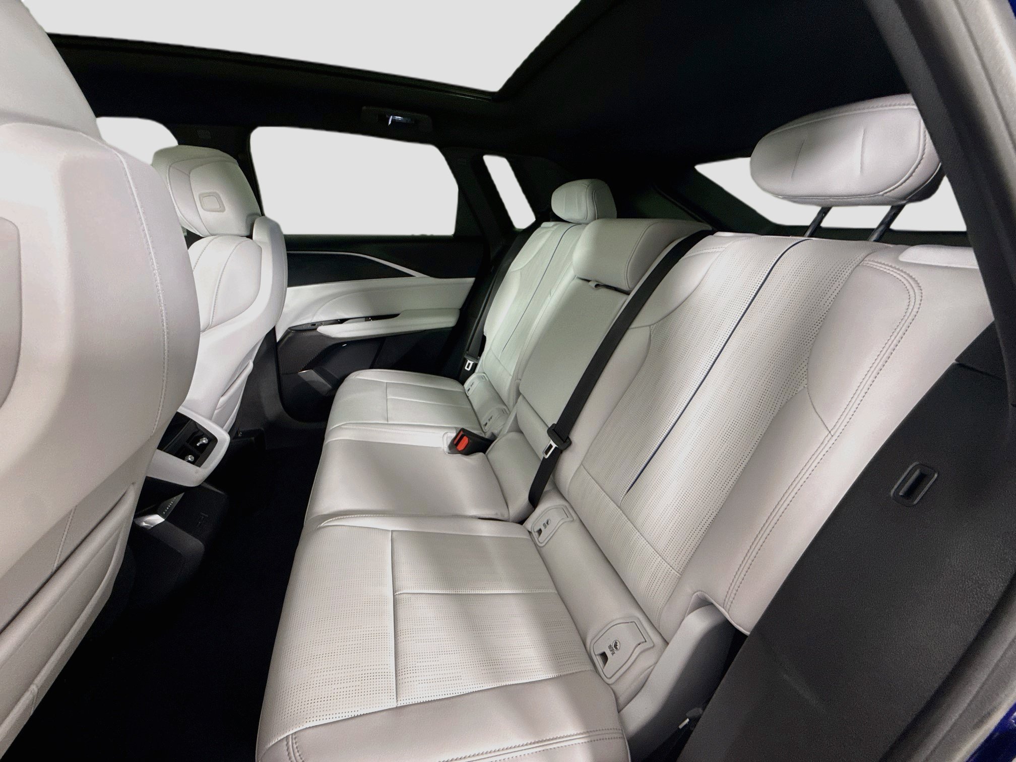 Used 2025 Cadillac Lyriq Sport RWD image 27