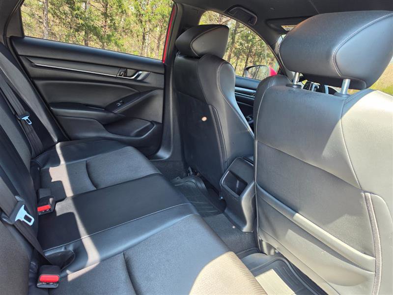 Used 2018 Honda Accord Sport image 15