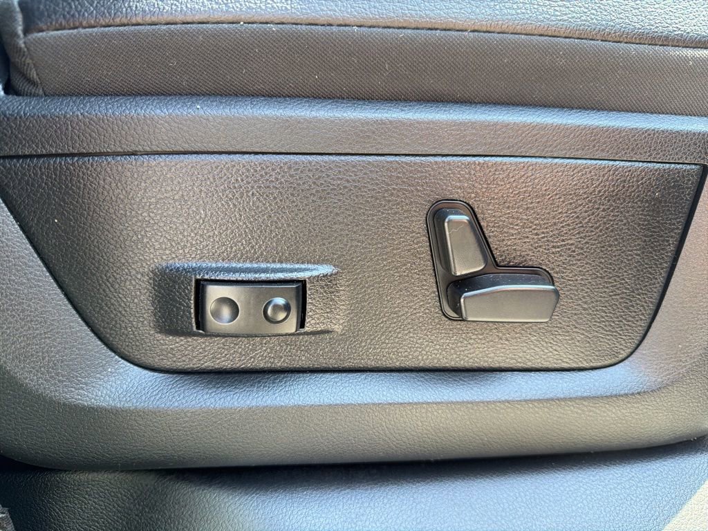 Used 2015 RAM 2500 Laramie w/ Protection Group image 28