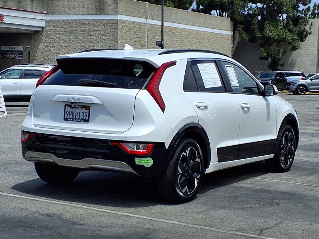 Certified 2023 Kia Niro Wind FWD image 4