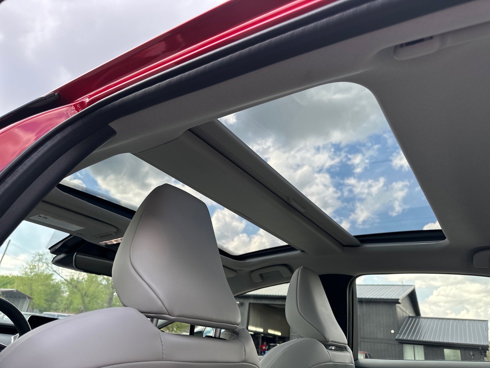 Used 2024 Toyota Prius XLE AWD/4WD image 18