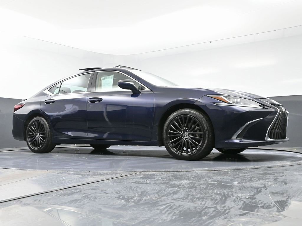 Used 2025 Lexus ES 350 w/ Premium Package image 47