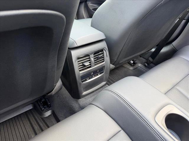 Used 2024 BMW 430i Convertible w/ Convenience Package RWD image 18