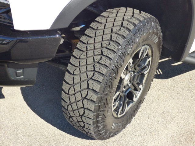 Used 2025 Chevrolet Silverado 1500 ZR2 w/ Technology Package image 39