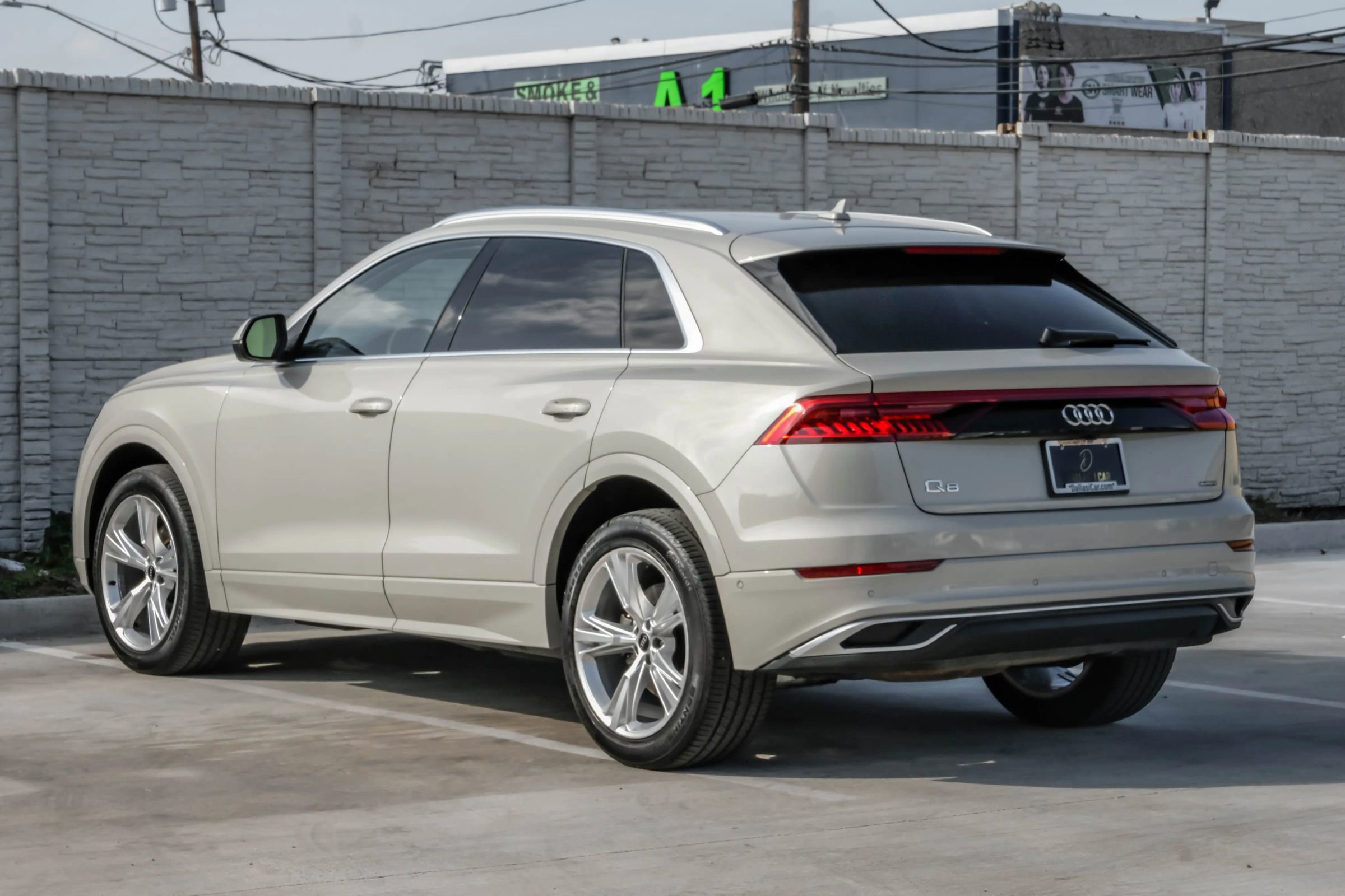 Used 2021 Audi Q8 Prestige w/ Prestige Package image 11