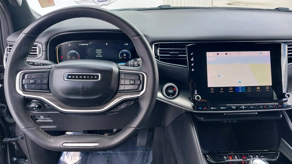 Used 2023 Jeep Wagoneer L Series II image 25