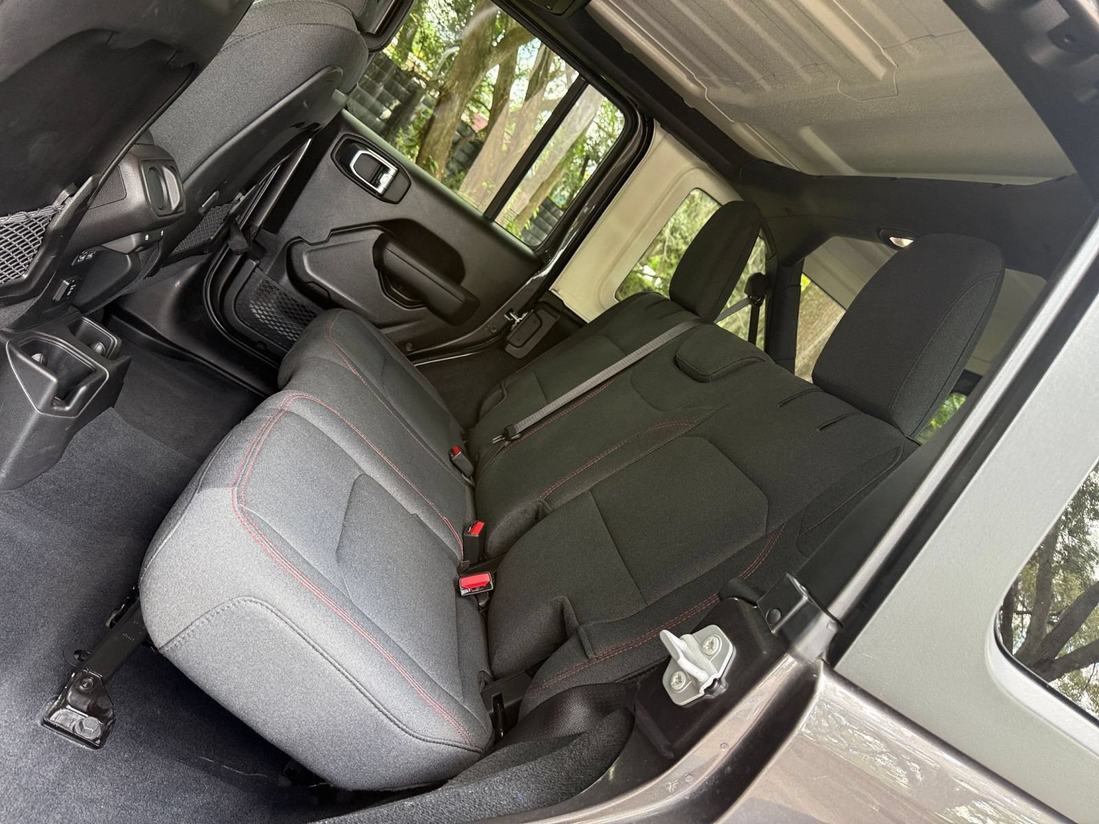 Used 2026 Jeep Wrangler Unlimited Rubicon AWD/4WD image 30