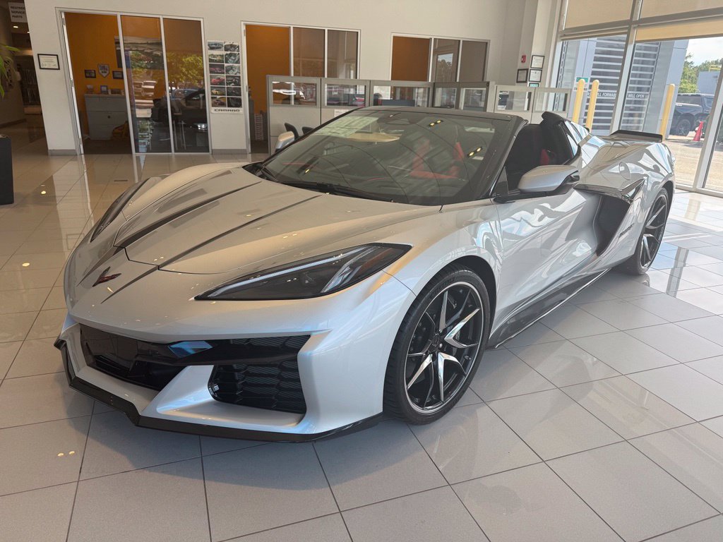 New 2027 Chevrolet Corvette Grand Sport w/ Z52 Sport Performance Package RWD image 2