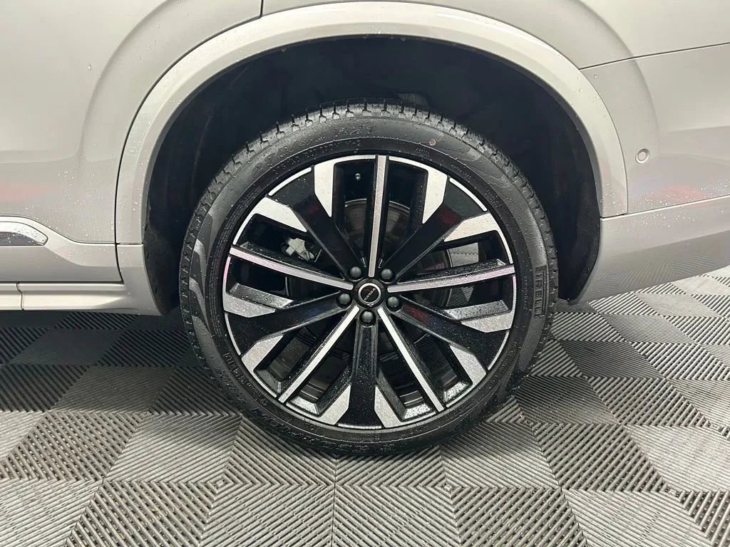 Used 2025 Volvo XC90 B6 Plus AWD/4WD image 26