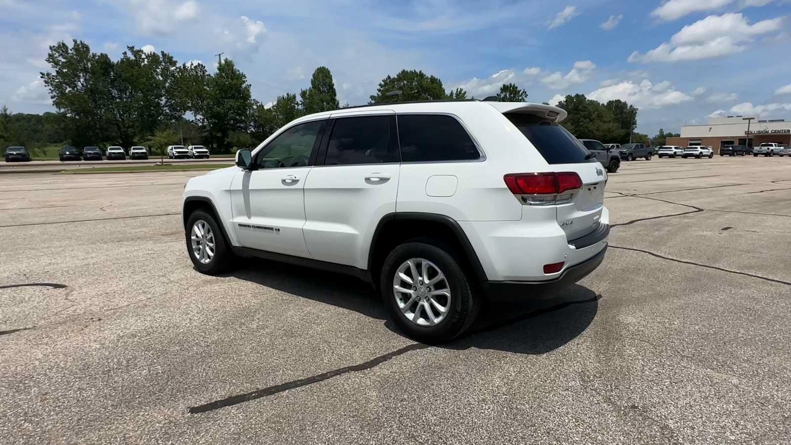 Used 2022 Jeep Grand Cherokee Laredo E w/ Security & Convenience Group AWD/4WD image 6