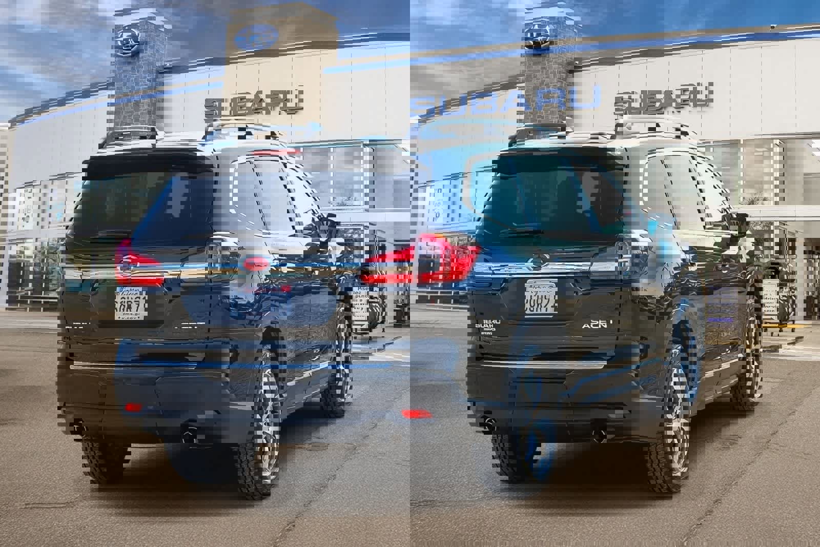 Used 2019 Subaru Ascent Premium w/ Popular Package #3 image 4