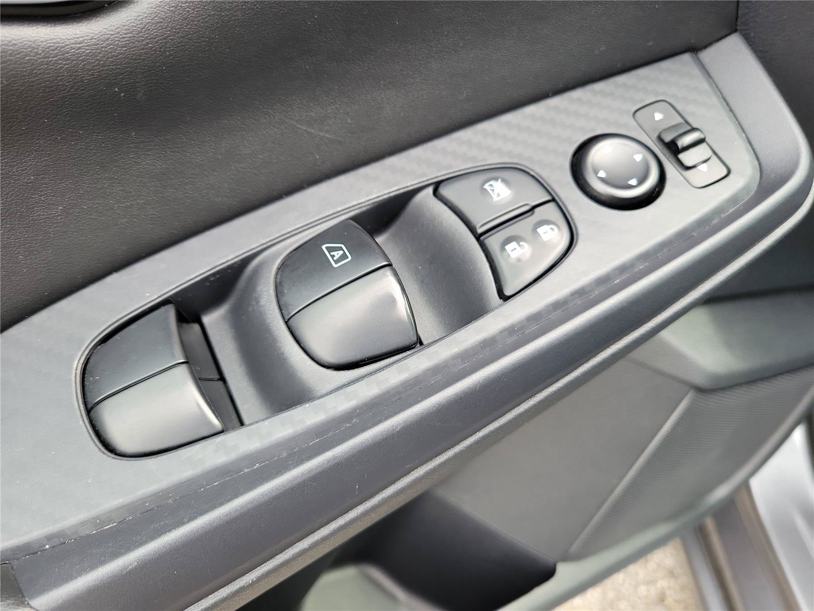 Used 2024 Nissan Sentra SV FWD image 19