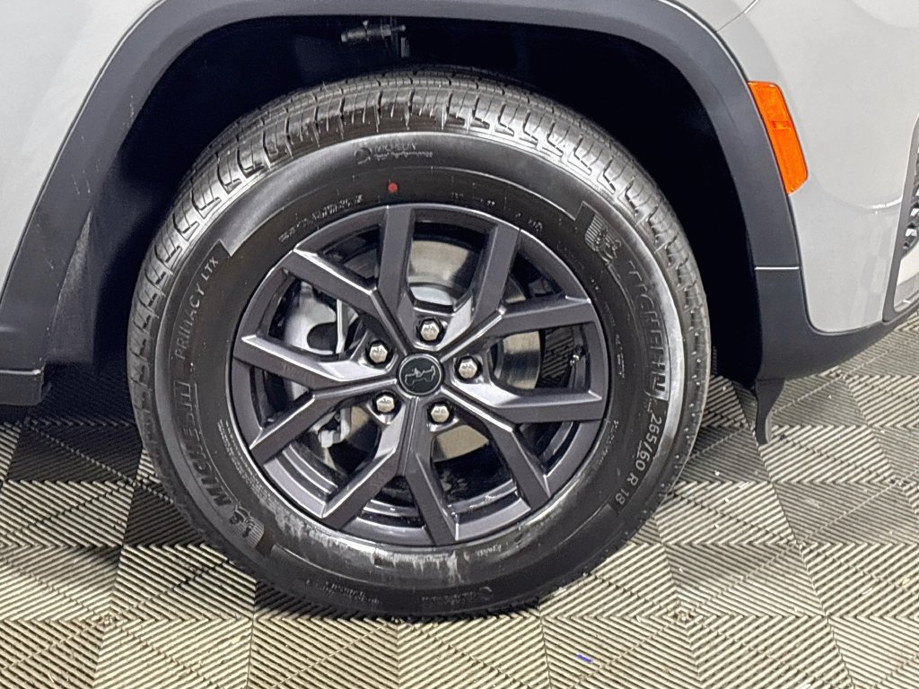 New 2027 Jeep Grand Cherokee Altitude AWD/4WD image 24