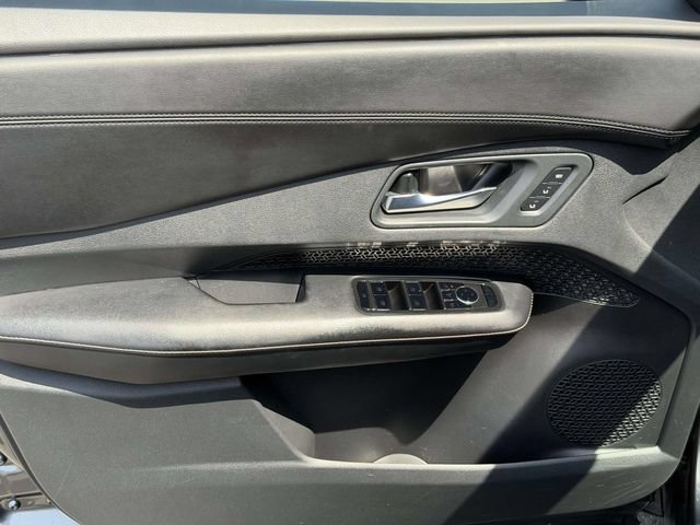 Used 2023 Nissan Ariya AWD image 15