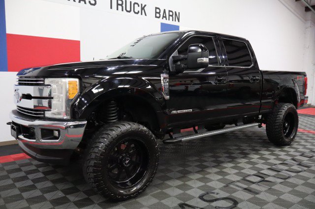 Used 2017 Ford F250 Lariat w/ Lariat Ultimate Package AWD/4WD image 2