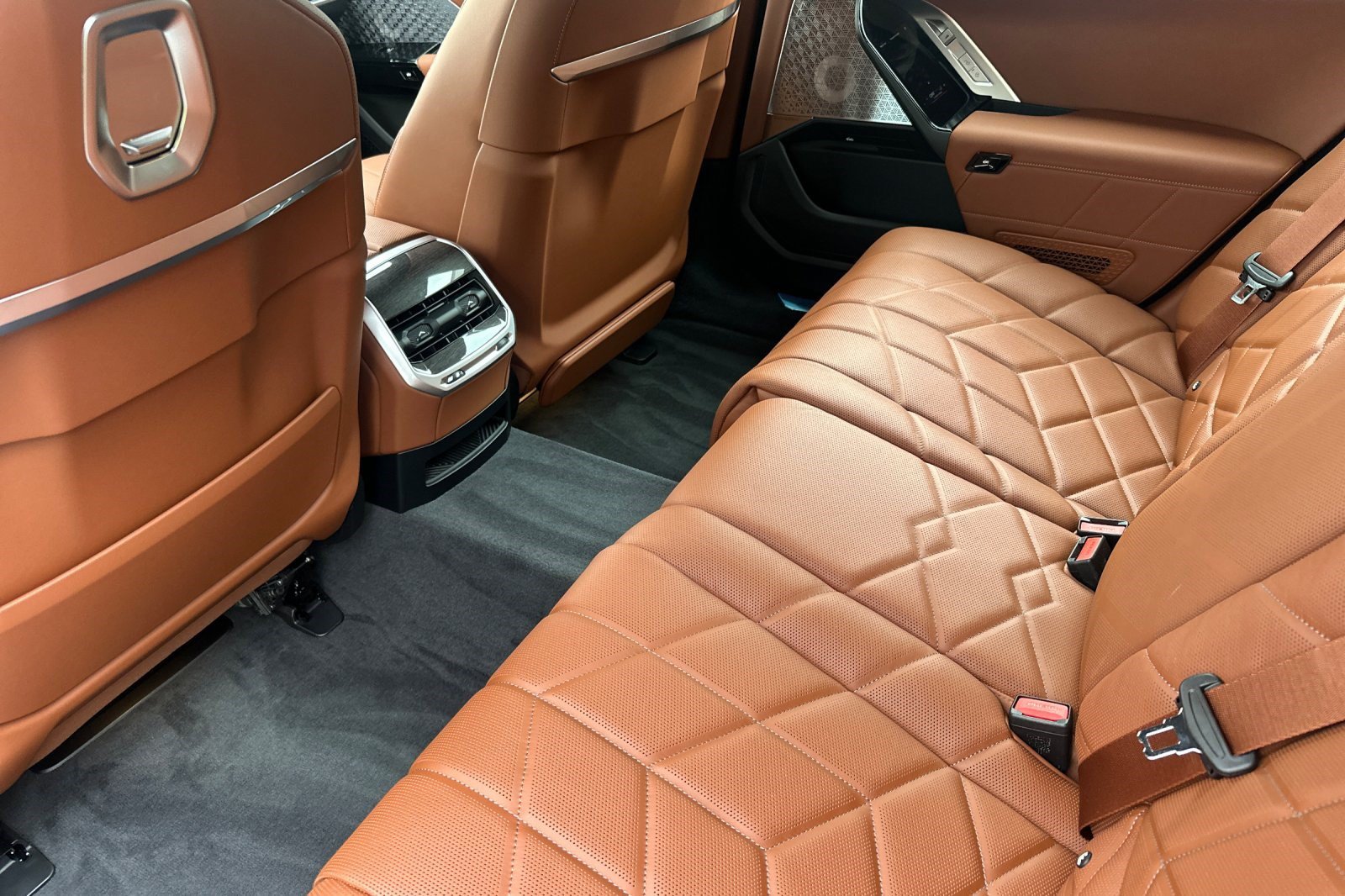 New 2026 BMW i7 M70 AWD/4WD image 10