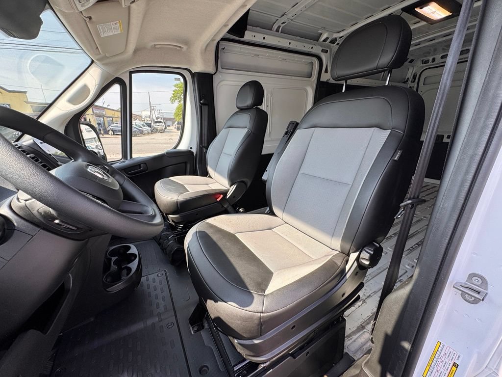 Used 2026 RAM ProMaster 2500 w/ Convenience Group FWD image 16