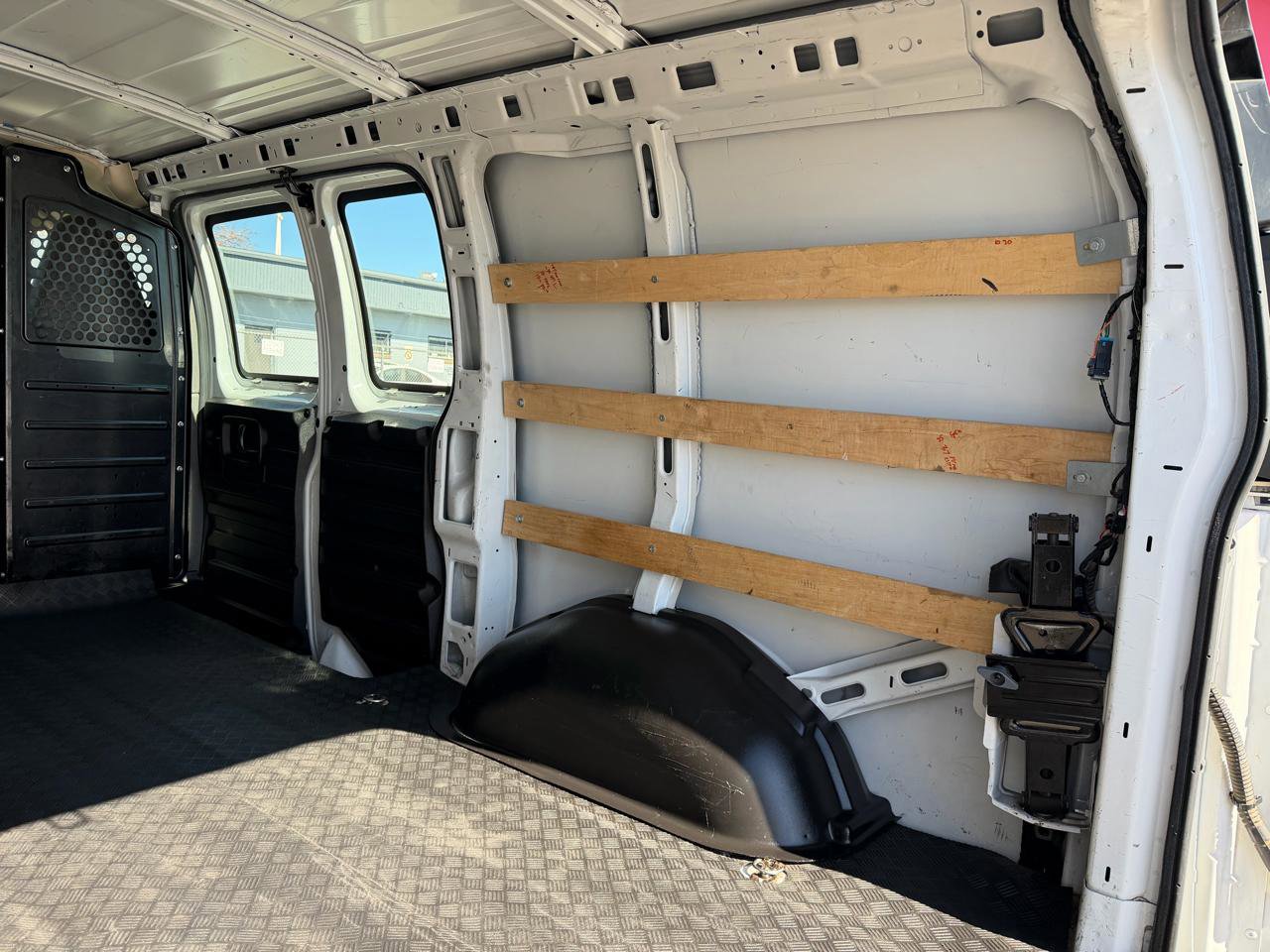 Used 2020 GMC Savana 2500 w/ Driver Convenience Package image 13