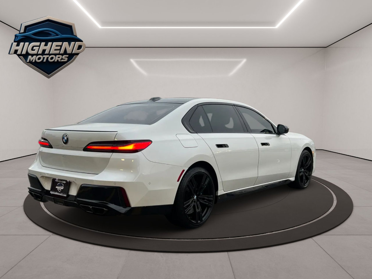 Used 2023 BMW 760i xDrive w/ Executive Package image 6