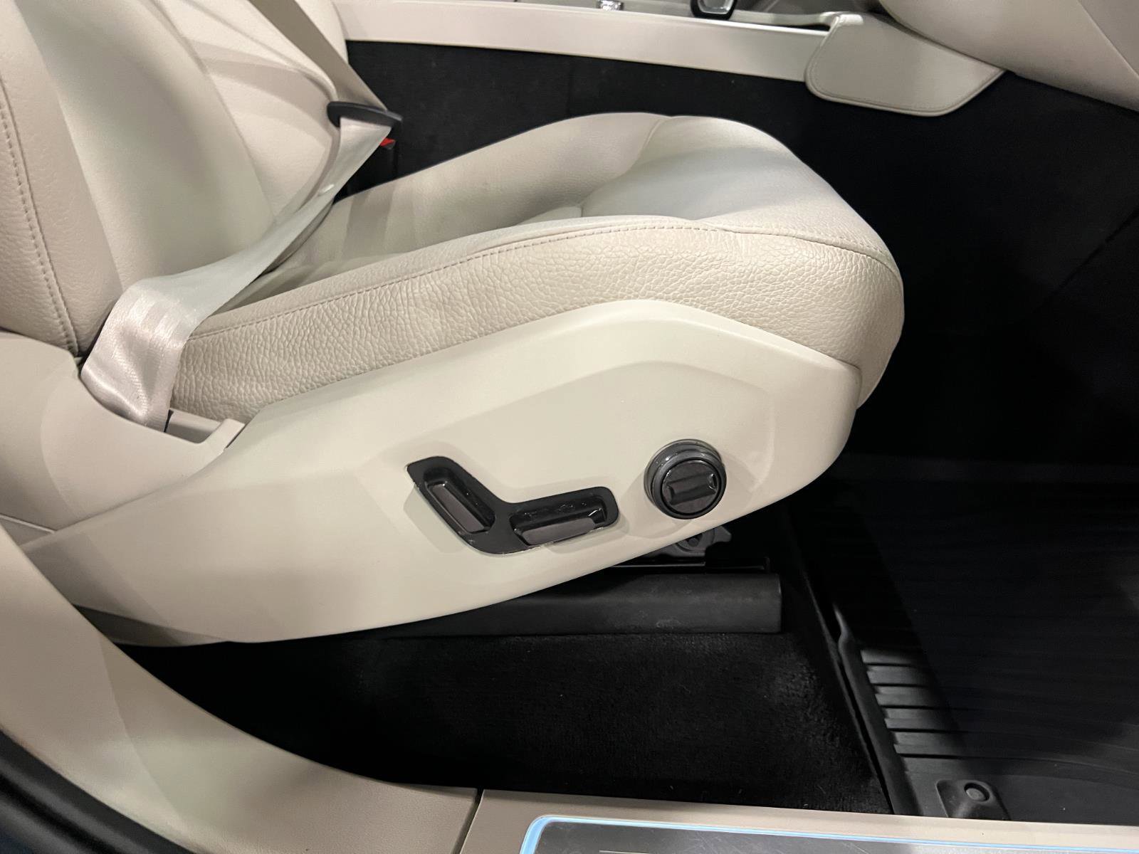 Used 2022 Volvo XC90 T8 Inscription Expression w/ Advanced Package image 40