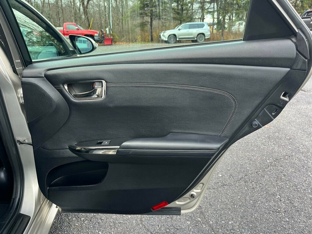 Used 2013 Toyota Avalon image 17