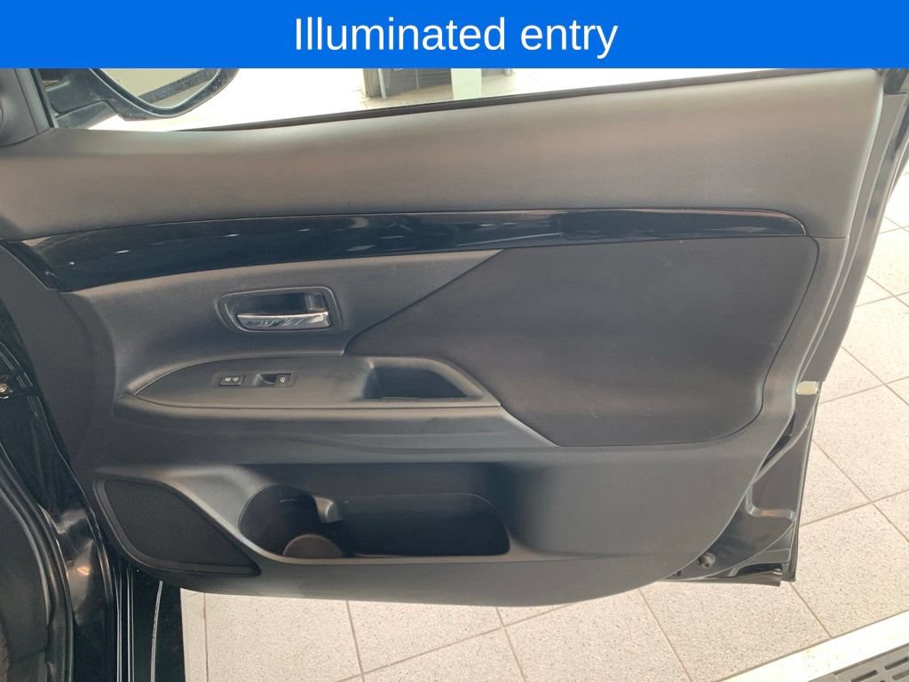 Used 2019 Mitsubishi Outlander ES AWD/4WD image 13